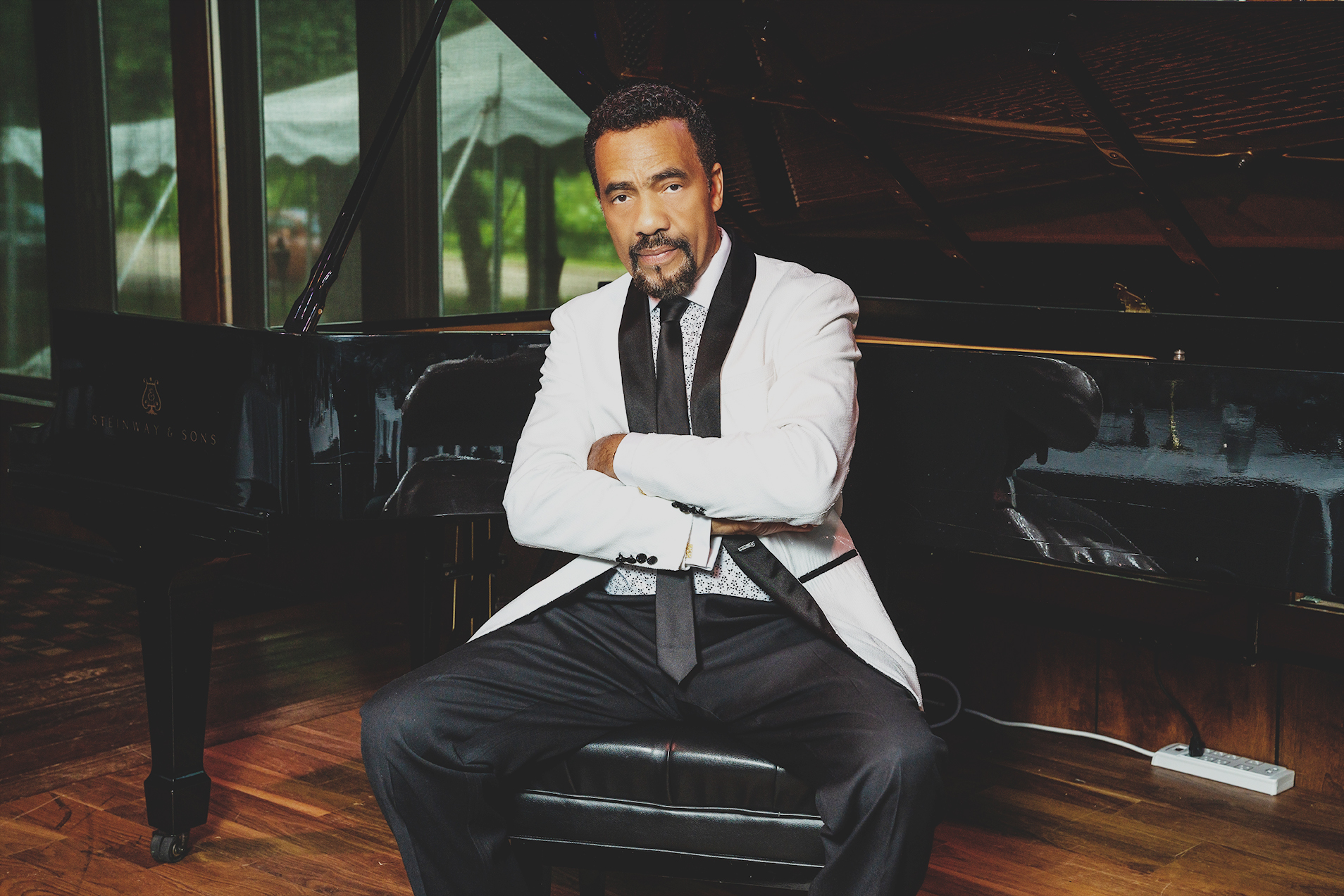 Bobby-Lyle-white-Jacket-5-by-Kathleen Tauer